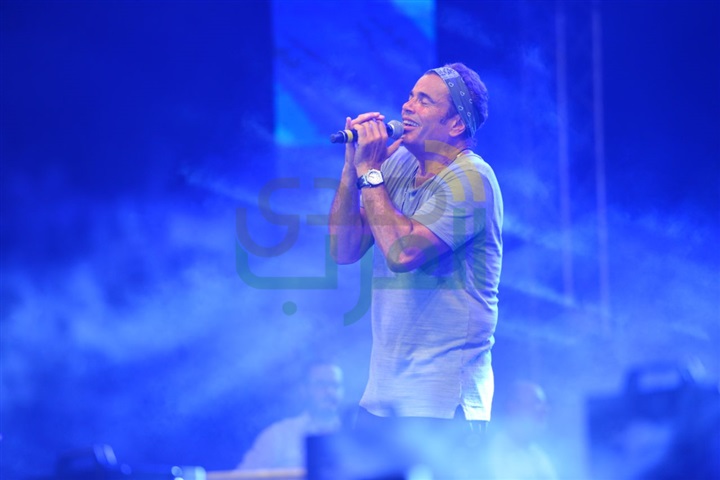 بالصور.. عمرو دياب يفتتح حفل الساحل الشمالي بالصور.. عمرو دياب يفتتح حفل الساحل الشمالي