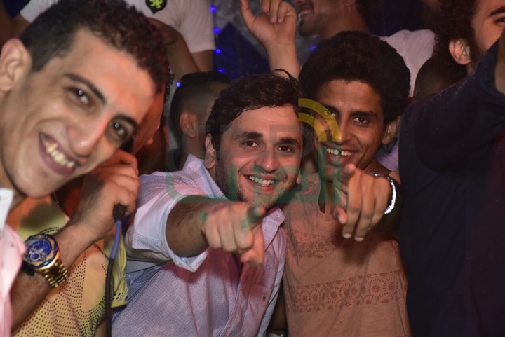 بالصور.. مصطفي خاطر يحتفل بزفافه وسط أهله وجمهوره بـ "الخصوص" بالصور.. مصطفي خاطر يحتفل بزفافه وسط أهله وجمهوره بـ "الخصوص"