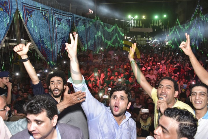 بالصور.. مصطفي خاطر يحتفل بزفافه وسط أهله وجمهوره بـ "الخصوص" بالصور.. مصطفي خاطر يحتفل بزفافه وسط أهله وجمهوره بـ "الخصوص"