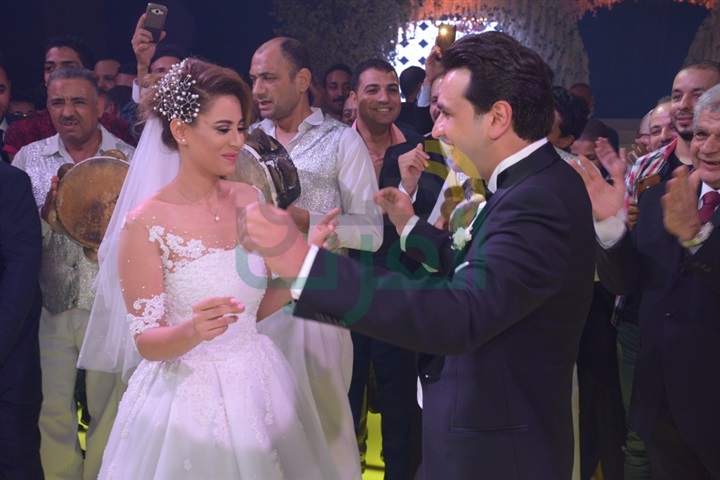 شاهد.. الصور الأولى من حفل زفاف مصطفي خاطر وروان هلال شاهد.. الصور الأولى من حفل زفاف مصطفي خاطر وروان هلال
