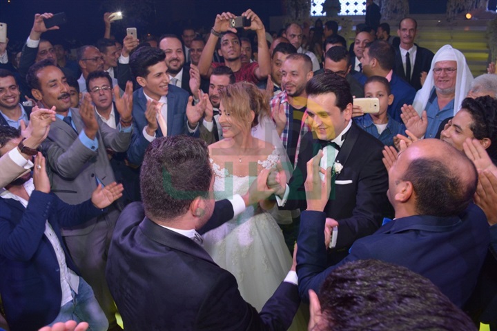 شاهد.. الصور الأولى من حفل زفاف مصطفي خاطر وروان هلال شاهد.. الصور الأولى من حفل زفاف مصطفي خاطر وروان هلال