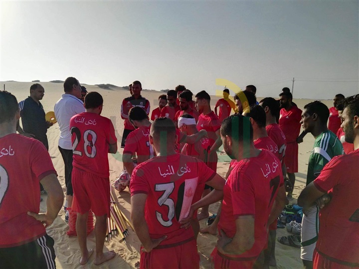 بالصور.. تدريبات نادى المنيا بالصحراء إستعدادا للممتاز ب