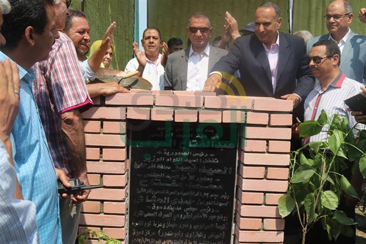 بالصور..محافظ كفر الشيخ يفتتح مشروع الصرف الصحي بكنيسة الصرادوسي بتكلفة 230 مليون جنيه 
