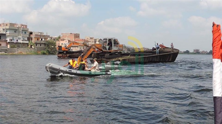 مديرا أمن كفر الشيخ والبحث الجنائي يقودان حملة لإزالة التعديات على بحيرة البرلس