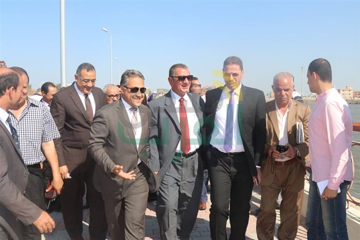 بالفيديو والصور.. محافظ كفرالشيخ ولجنة محلية النواب يتفقدون كورنيش بحيرة البرلس