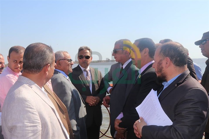 بالفيديو والصور.. محافظ كفرالشيخ ولجنة محلية النواب يتفقدون كورنيش بحيرة البرلس