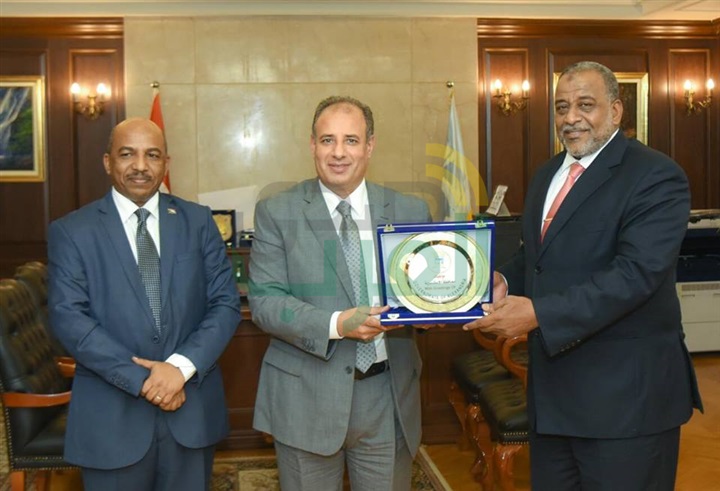 بالصور ....سلطان : يستقبل قنصل عام السودان بالإسكندرية
