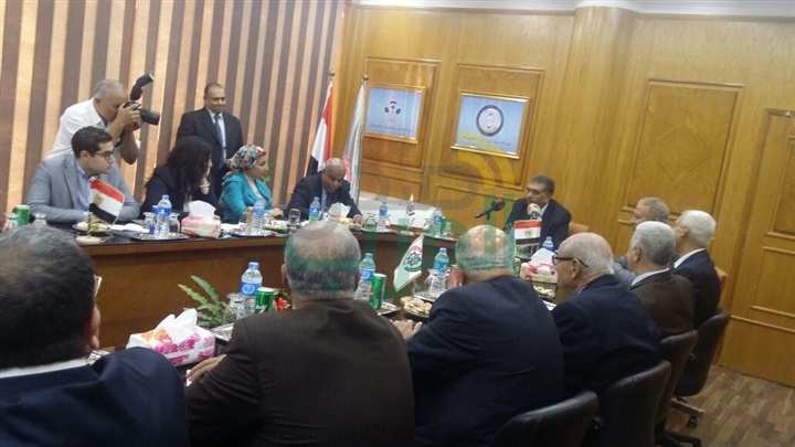 "وزير قطاع الأعمال": 3.6 مليار جنيه صافى أرباح شركات "القابضة للنقل البحرى والبرى" "وزير قطاع الأعمال": 3.6 مليار جنيه صافى أرباح شركات "القابضة للنقل البحرى والبرى"
