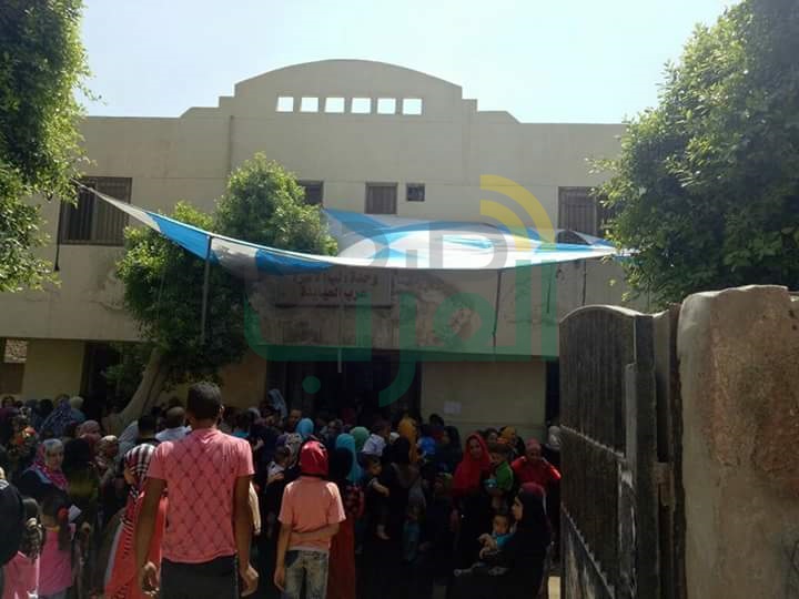  الكشف على 950 حالة فى قافلة طبية بالخانكة