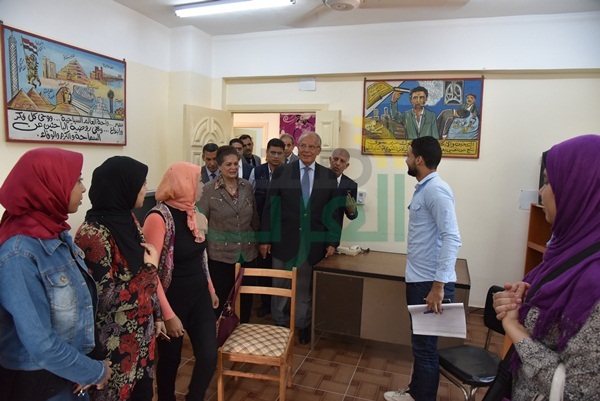 بالصور.. جولة لوزير التنمية المحلية ومحافظ البحيرة بدمنهور