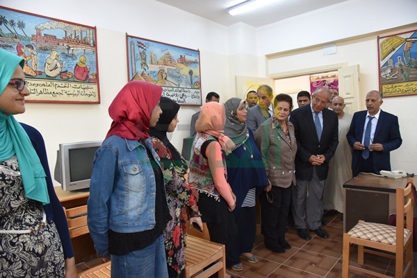 بالصور.. جولة لوزير التنمية المحلية ومحافظ البحيرة بدمنهور