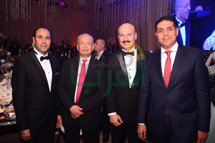 بالصور.. نجوم الغناء يتألقون في حفل زفاف المطربة جنات بالصور.. نجوم الغناء يتألقون في حفل زفاف المطربة جنات
