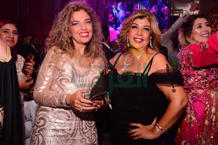 بالصور.. نجوم الغناء يتألقون في حفل زفاف المطربة جنات بالصور.. نجوم الغناء يتألقون في حفل زفاف المطربة جنات