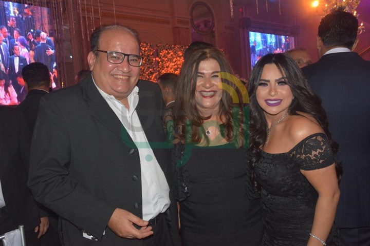 بالصور.. نجوم الغناء يتألقون في حفل زفاف المطربة جنات بالصور.. نجوم الغناء يتألقون في حفل زفاف المطربة جنات