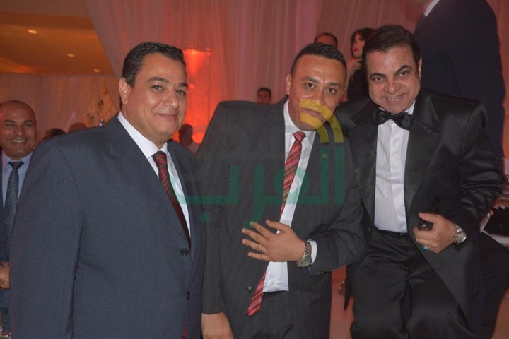 بالصور.. نجوم الغناء يتألقون في حفل زفاف المطربة جنات بالصور.. نجوم الغناء يتألقون في حفل زفاف المطربة جنات