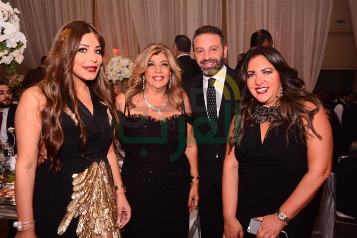 بالصور.. نجوم الغناء يتألقون في حفل زفاف المطربة جنات بالصور.. نجوم الغناء يتألقون في حفل زفاف المطربة جنات