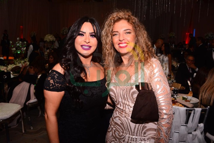بالصور.. نجوم الغناء يتألقون في حفل زفاف المطربة جنات بالصور.. نجوم الغناء يتألقون في حفل زفاف المطربة جنات