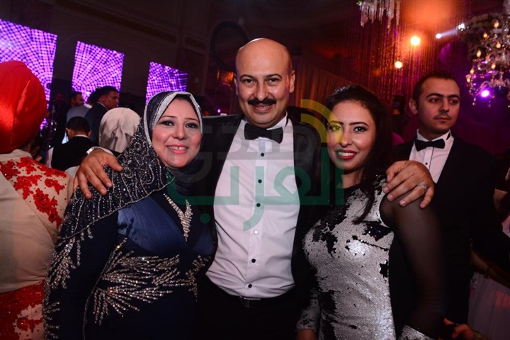 بالصور.. نجوم الغناء يتألقون في حفل زفاف المطربة جنات بالصور.. نجوم الغناء يتألقون في حفل زفاف المطربة جنات