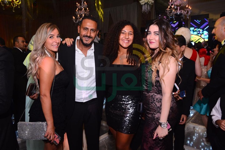 بالصور.. نجوم الغناء يتألقون في حفل زفاف المطربة جنات بالصور.. نجوم الغناء يتألقون في حفل زفاف المطربة جنات