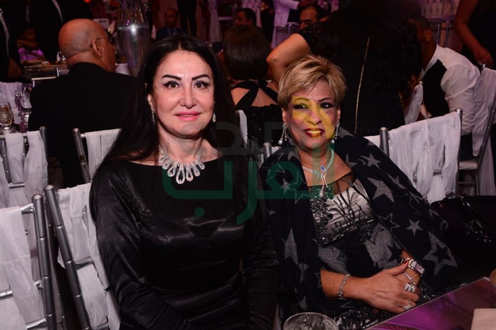 بالصور.. نجوم الغناء يتألقون في حفل زفاف المطربة جنات بالصور.. نجوم الغناء يتألقون في حفل زفاف المطربة جنات