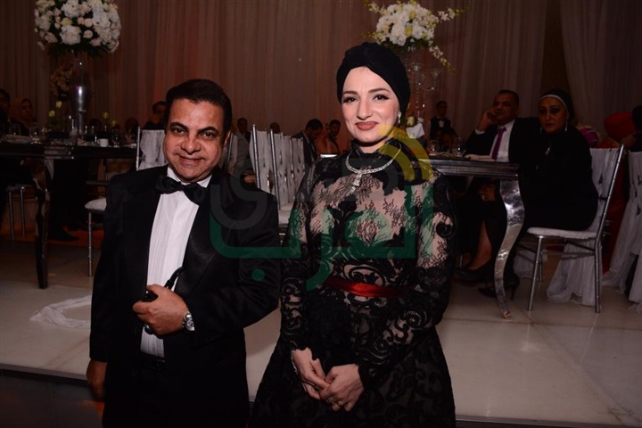 بالصور.. نجوم الغناء يتألقون في حفل زفاف المطربة جنات بالصور.. نجوم الغناء يتألقون في حفل زفاف المطربة جنات
