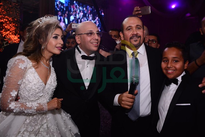 بالصور.. نجوم الغناء يتألقون في حفل زفاف المطربة جنات بالصور.. نجوم الغناء يتألقون في حفل زفاف المطربة جنات