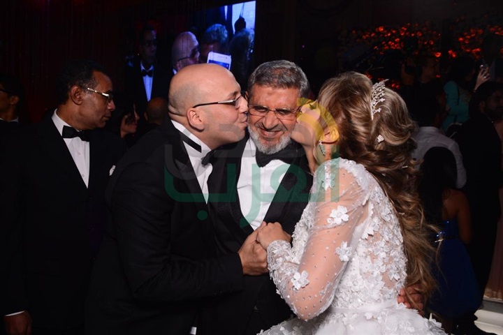 بالصور.. نجوم الغناء يتألقون في حفل زفاف المطربة جنات بالصور.. نجوم الغناء يتألقون في حفل زفاف المطربة جنات