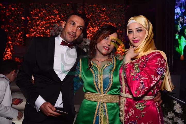بالصور.. نجوم الغناء يتألقون في حفل زفاف المطربة جنات بالصور.. نجوم الغناء يتألقون في حفل زفاف المطربة جنات