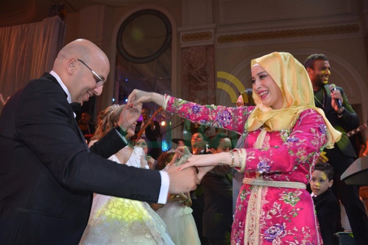 بالصور.. نجوم الغناء يتألقون في حفل زفاف المطربة جنات بالصور.. نجوم الغناء يتألقون في حفل زفاف المطربة جنات