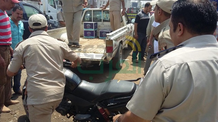 بالصور.. حملات مكبرة لتطهير الطرق من الاشغالات والمخالفات المرورية