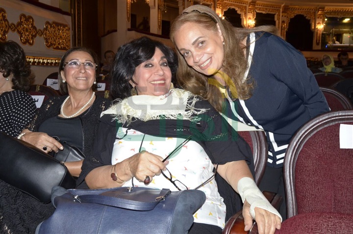 بالصور.. بدء حفل تكريم الفنانة القديره نادية رشاد بالصور.. بدء حفل تكريم الفنانة القديره نادية رشاد
