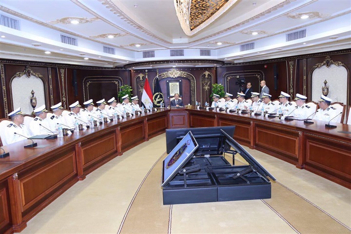  وزير الداخلية يجتمع بمساعديه لاستعراض خطة تأمين احتفالات بـ"عيد الأضحى"