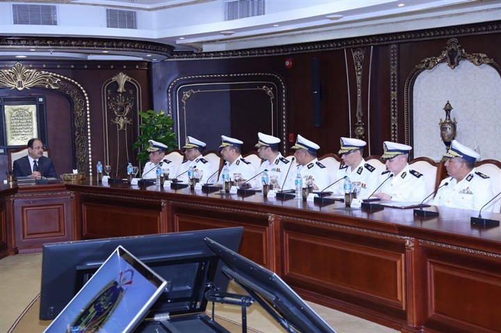  وزير الداخلية يجتمع بمساعديه لاستعراض خطة تأمين احتفالات بـ"عيد الأضحى"