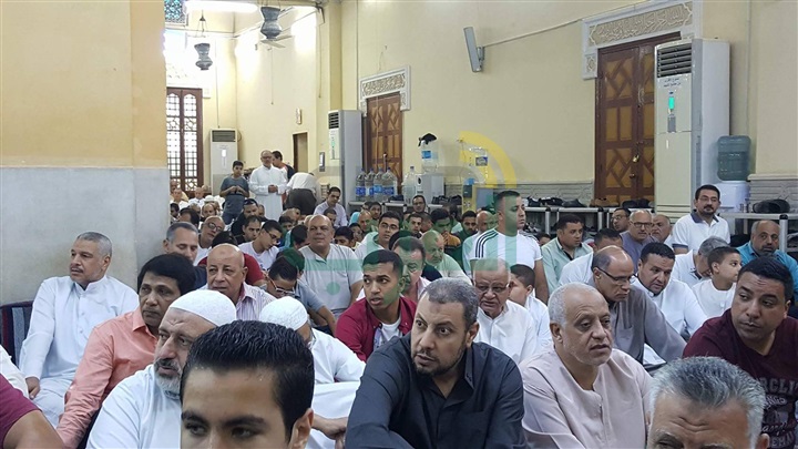 بالصور.. محافظ القليوبية يؤدى صلاة عيد الأضحى بمسجد ناصر