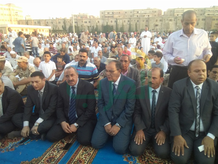 بالصور.. القيادات الأمنية والتنفيذية بكفر الشيخ يؤدون صلاة العيد