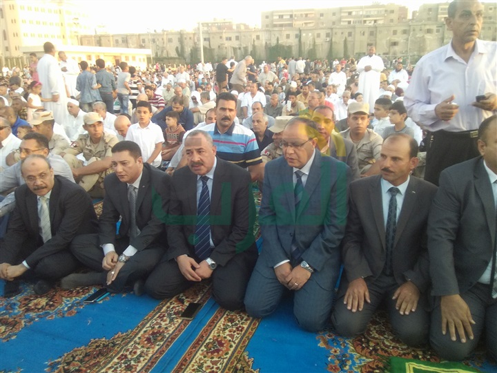 بالصور.. القيادات الأمنية والتنفيذية بكفر الشيخ يؤدون صلاة العيد