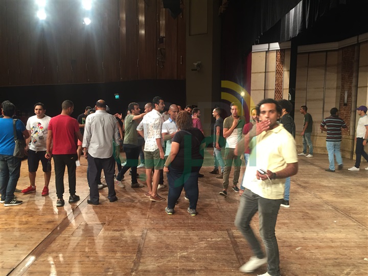 بالصور.. استقبال حافل لأشرف عبدالباقي ونجوم مسرح مصر بالإسكندرية بالصور.. استقبال حافل لأشرف عبدالباقي ونجوم مسرح مصر بالإسكندرية