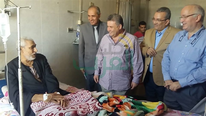  جولة لرئيس جامعة بنها فى مستشفيات الجامعة