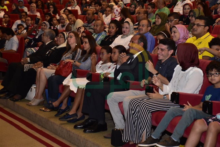 بالصور.. أشرف عبدالباقي يفتتح أولي أيام عروض مسرح مصر في الأسكندرية بحضور المحافظ بالصور.. أشرف عبدالباقي يفتتح أولي أيام عروض مسرح مصر في الأسكندرية بحضور المحافظ
