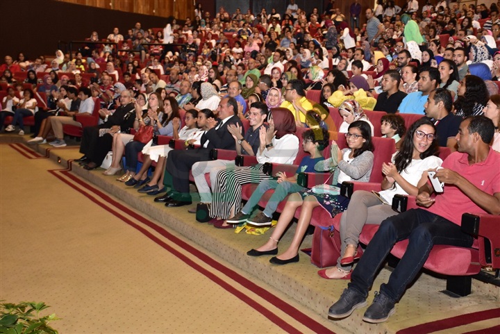 بالصور.. أشرف عبدالباقي يفتتح أولي أيام عروض مسرح مصر في الأسكندرية بحضور المحافظ بالصور.. أشرف عبدالباقي يفتتح أولي أيام عروض مسرح مصر في الأسكندرية بحضور المحافظ