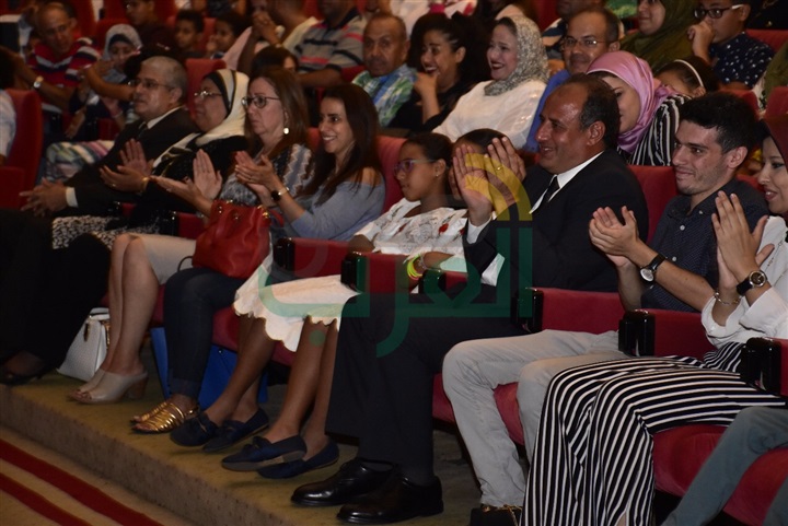 بالصور.. أشرف عبدالباقي يفتتح أولي أيام عروض مسرح مصر في الأسكندرية بحضور المحافظ بالصور.. أشرف عبدالباقي يفتتح أولي أيام عروض مسرح مصر في الأسكندرية بحضور المحافظ