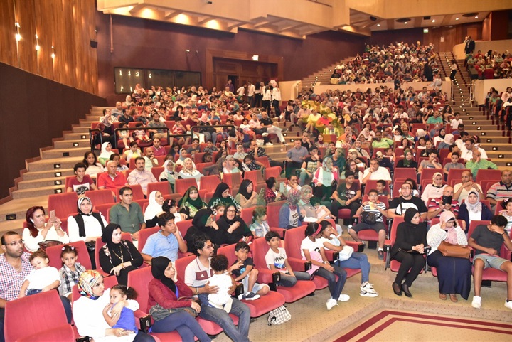 بالصور.. أشرف عبدالباقي يفتتح أولي أيام عروض مسرح مصر في الأسكندرية بحضور المحافظ بالصور.. أشرف عبدالباقي يفتتح أولي أيام عروض مسرح مصر في الأسكندرية بحضور المحافظ