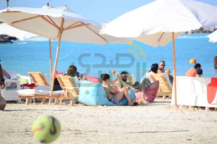 وصلات رقص وعروض بالدرجات النارية في حفل عيد الاضحي بشاطئ "لابلاج" وصلات رقص وعروض بالدرجات النارية في حفل عيد الاضحي بشاطئ "لابلاج"