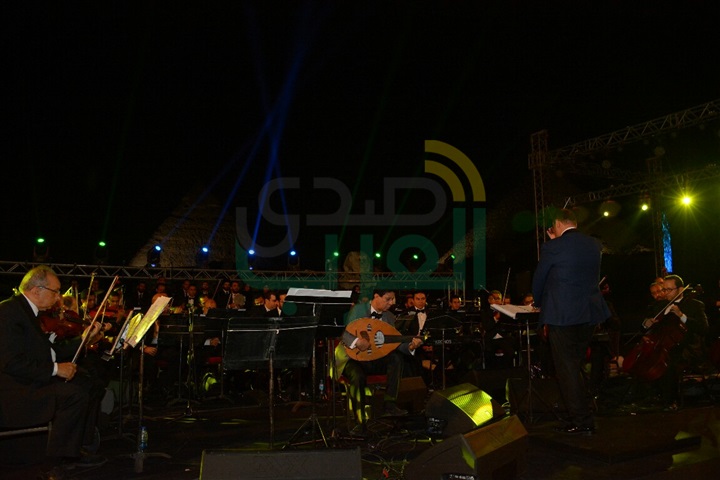 بالصور..تكريم كوكبة من السفراء ونجوم المجتمع قبيل بدء حفل بلقيس بالصوت والضوء بالصور..تكريم كوكبة من السفراء ونجوم المجتمع قبيل بدء حفل بلقيس بالصوت والضوء