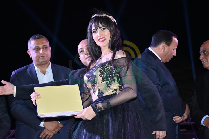 بالصور..تكريم كوكبة من السفراء ونجوم المجتمع قبيل بدء حفل بلقيس بالصوت والضوء بالصور..تكريم كوكبة من السفراء ونجوم المجتمع قبيل بدء حفل بلقيس بالصوت والضوء