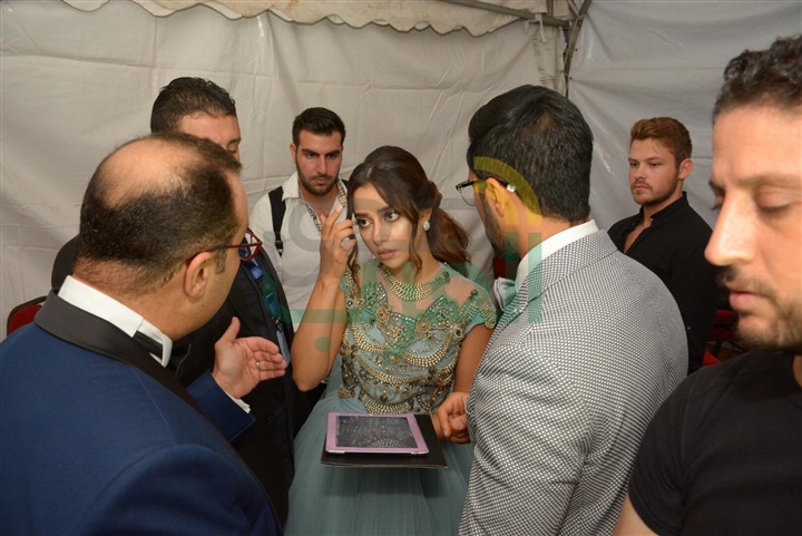 بالصور..النجمة "بلقيس" تبدأ حفلها بالصوت والضوء على انغام عبد الحليم حافظ بالصور..النجمة "بلقيس" تبدأ حفلها بالصوت والضوء على انغام عبد الحليم حافظ