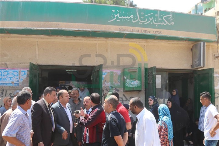 بالصور.. ساحة انتظار وكراسي لخدمة كبار السن بمكتب بريد "مسير" بكفر الشيخ