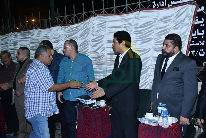 بالصور..المنتج "محمد فوزي" والمخرج يسري نصرالله يقدمان واجب العزاء بوالد باسم سمرة بالصور..المنتج "محمد فوزي" والمخرج يسري نصرالله يقدمان واجب العزاء بوالد باسم سمرة