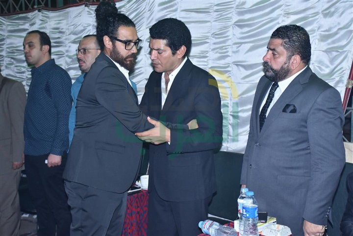 بالصور..المنتج "محمد فوزي" والمخرج يسري نصرالله يقدمان واجب العزاء بوالد باسم سمرة بالصور..المنتج "محمد فوزي" والمخرج يسري نصرالله يقدمان واجب العزاء بوالد باسم سمرة