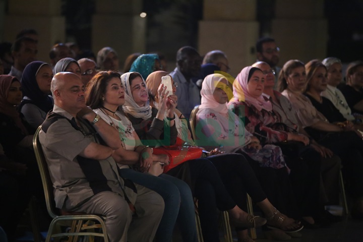 بالصور.. فرقة المصريين بقيادة هاني شنودة يحييون حفل غنائيًا بالمسرح المكشوف بالصور.. فرقة المصريين بقيادة هاني شنودة يحييون حفل غنائيًا بالمسرح المكشوف